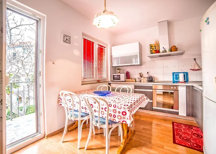 伊娃公寓 罗维尼