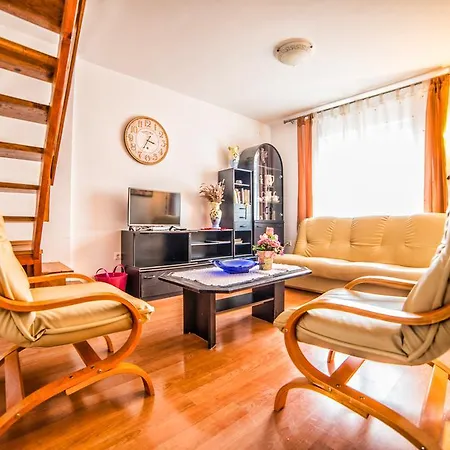 Apartment Iva *