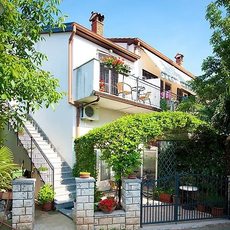 Iva Apartment *