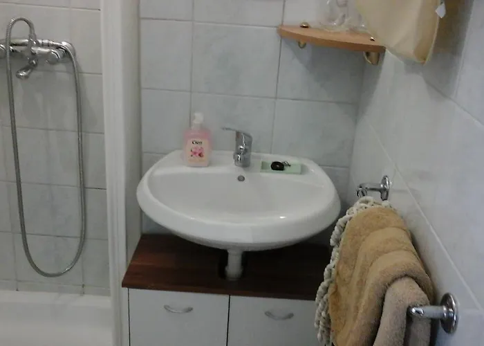 아파트먼트 이바 아파트 로비니